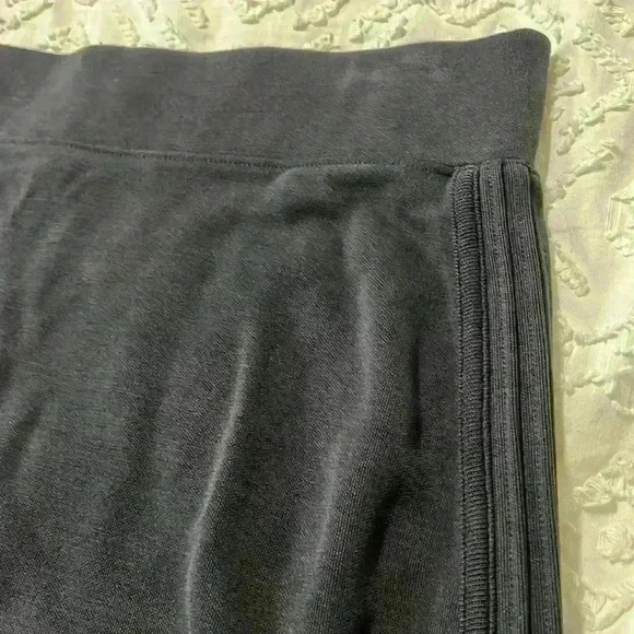 Athleta Black Skirt. Women’s Size Medium - Picture 6 of 10